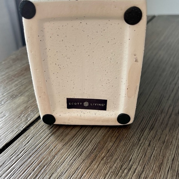 House Vase - Picture 4 of 4